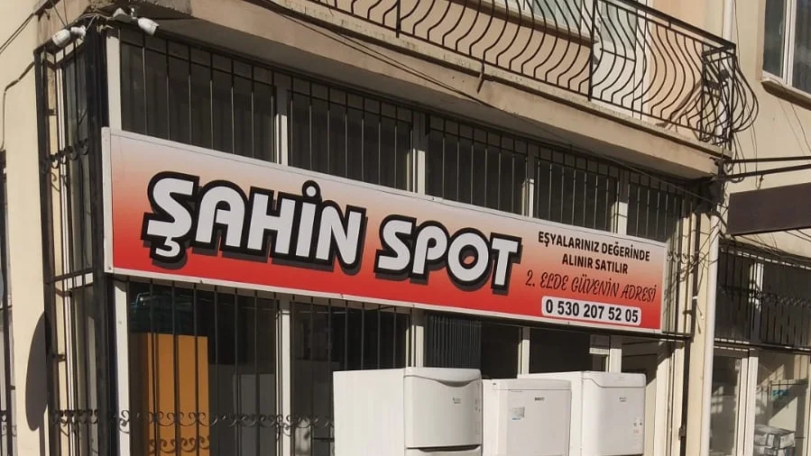 Şahin Spot mağazası — Manisa Saruhanlı